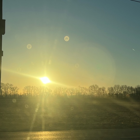 Meet the posher! Awesome1finds - Picture 3 of 4